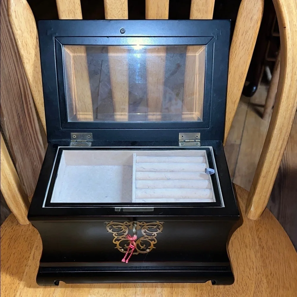 Bombay Jewelry Box 2005 solid dark wood 10